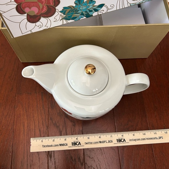 Guo Pei for Legion of Honor SF tea pot w/ 2 cups set new in box collectible - Picture 10 of 14